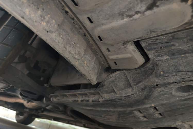 Used Hyundai Santa Fe 2015 2.0T Automatic 4x4 Smart 7-Seater Chassis Front Right