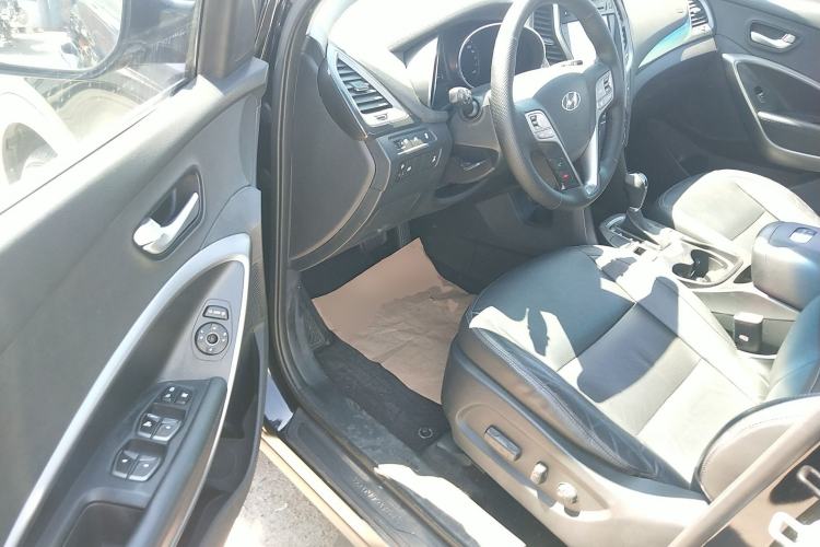 Used Hyundai Santa Fe 2015 2.0T Automatic All-Wheel Drive Smart Version 5 Seats Driver Seat