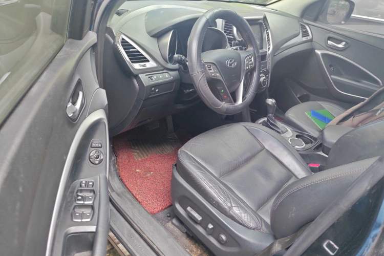 Used Hyundai Santa Fe 2015 2.0T Automatic Two-Wheel Drive Smart Version 5 Seats Driver Seat