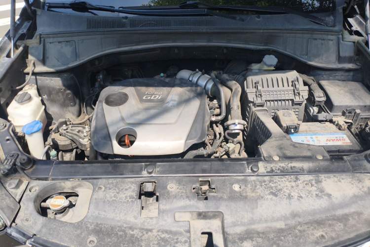 Used Hyundai Santa Fe 2015 2.0T Automatic 4x4 Smart 7-Seater Engine Bay
