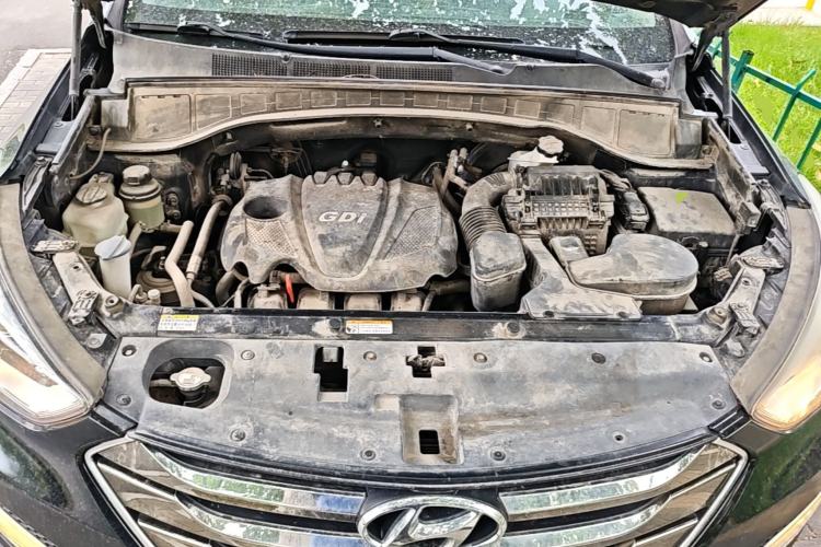 Used Hyundai Santa Fe 2015 2.4L Automatic Two-Wheel Drive Comfort Edition 5 Seats Engine Bay