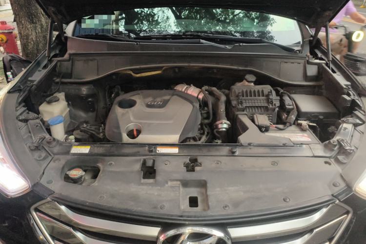Used Hyundai Santa Fe 2015 2.0T Automatic 4x4 Smart 7-Seater Engine Bay
