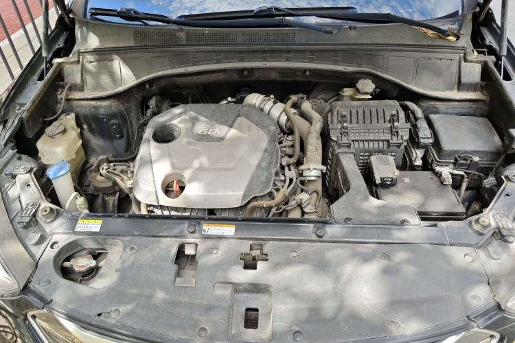 Used Hyundai Santa Fe 2015 2.0T Automatic 4x4 Smart 7-Seater Engine Bay