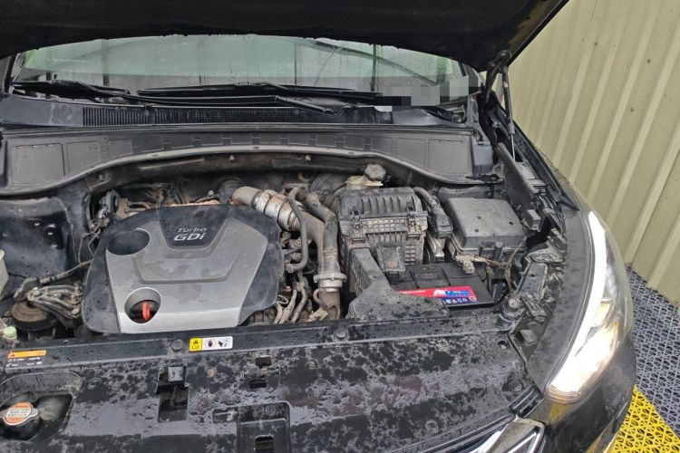 Used Hyundai Santa Fe 2015 2.0T Automatic 4x4 Top-Grade 7-Seater Engine Bay Left