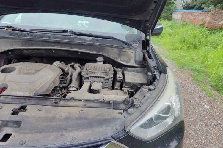 Used Hyundai Santa Fe 2015 2.0T Automatic 4x4 Smart 7-Seater Engine Bay Left