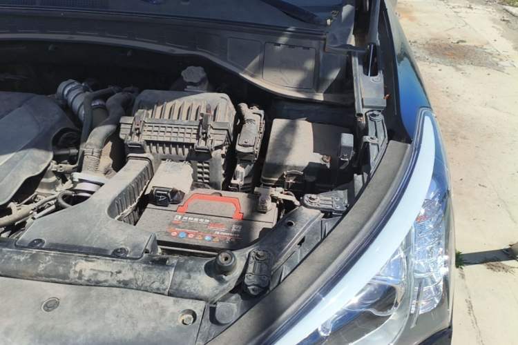 Used Hyundai Santa Fe 2015 2.0T Automatic All-Wheel Drive Smart Version 5 Seats Engine Bay Left