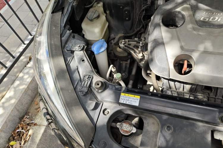 Used Hyundai Santa Fe 2015 2.0T Automatic 4x4 Smart 7-Seater Engine Bay Right
