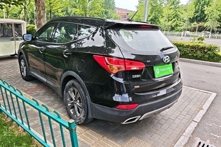 Used Hyundai Santa Fe 2015 2.4L Automatic Two-Wheel Drive Comfort Edition 5 Seats Exterior 2