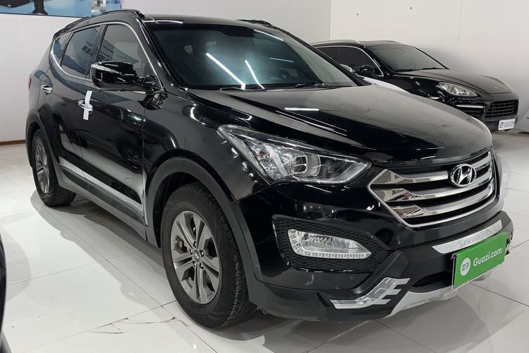 Used Hyundai Santa Fe 2015 2.0T Automatic Two-Wheel Drive Smart Version 5 Seats Exterior 2