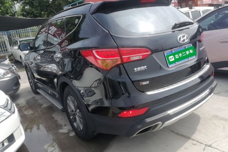 Used Hyundai Santa Fe 2015 2.0T Automatic All-Wheel Drive Smart Version 5 Seats Exterior 2