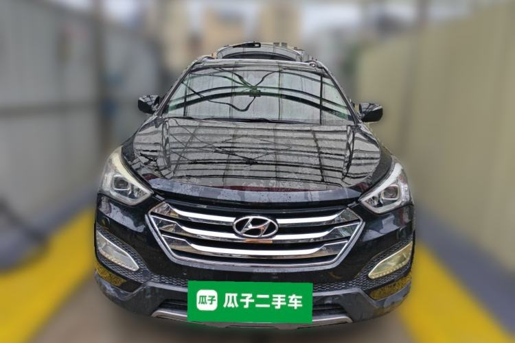 Used Hyundai Santa Fe 2015 2.0T Automatic 4x4 Top-Grade 7-Seater Front