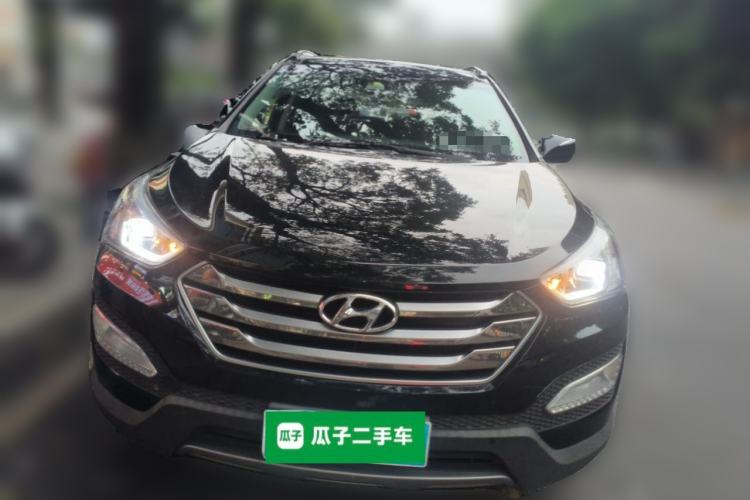 Used Hyundai Santa Fe 2015 2.0T Automatic 4x4 Smart 7-Seater Front