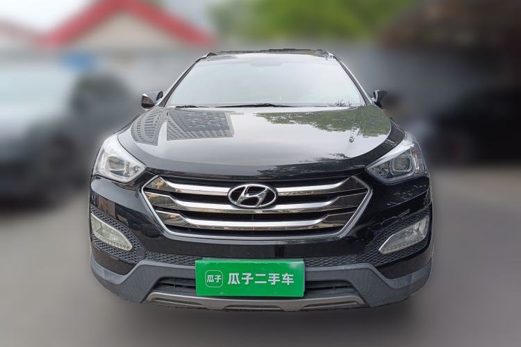 Used Hyundai Santa Fe 2015 2.4L Automatic Two-Wheel Drive Smart Version 5 Seats Front