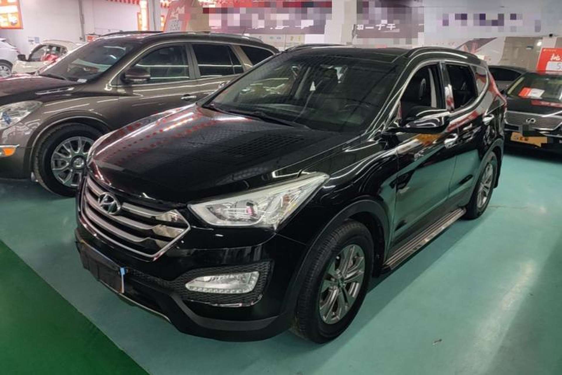 Used Hyundai Santa Fe 2015 2.4L Automatic Two-Wheel Drive Smart Version 5 Seats Front Left 45 Deg