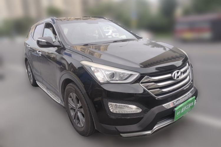 Used Hyundai Santa Fe 2015 2.0T Automatic Two-Wheel Drive Smart Version 5 Seats Front Right 45 Deg