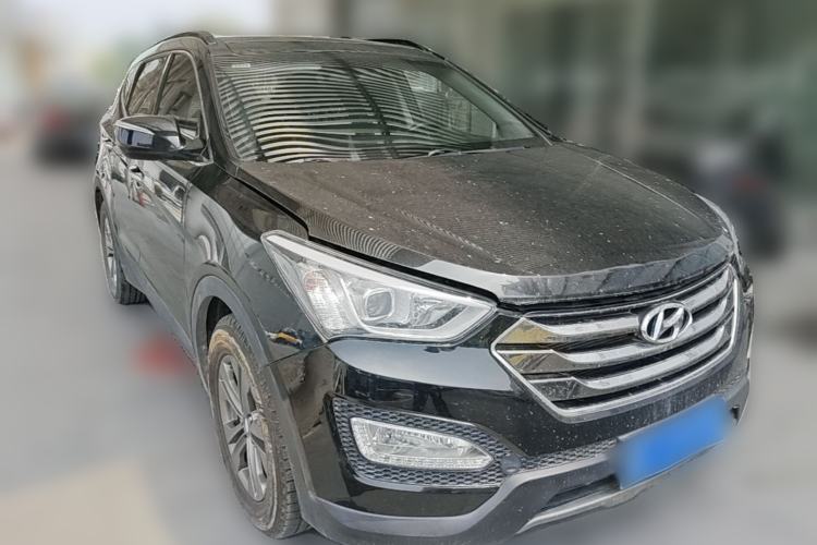 Used Hyundai Santa Fe 2015 2.0T Automatic Two-Wheel Drive Smart Version 5 Seats Front Right 45 Deg
