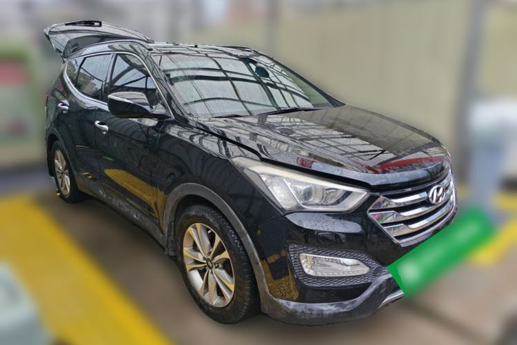 Used Hyundai Santa Fe 2015 2.0T Automatic 4x4 Top-Grade 7-Seater Front Right 45 Deg