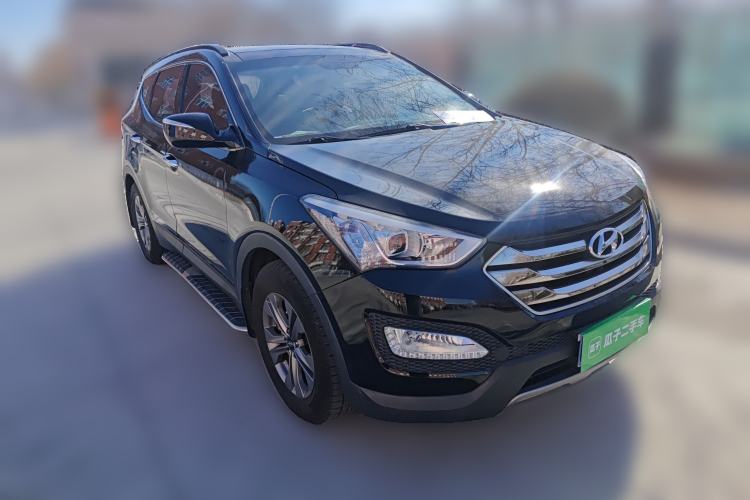 Used Hyundai Santa Fe 2015 2.0T Automatic Two-Wheel Drive Smart Version 5 Seats Front Right 45 Deg