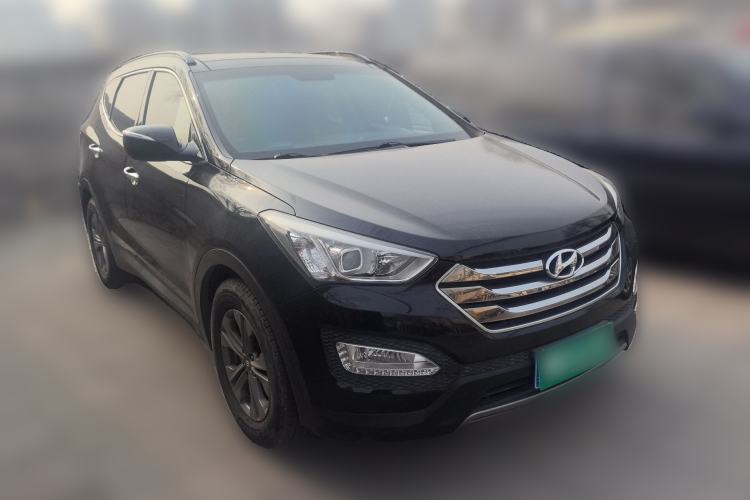 Used Hyundai Santa Fe 2015 2.0T Automatic All-Wheel Drive Smart Version 5 Seats Front Right 45 Deg