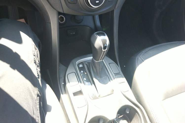 Used Hyundai Santa Fe 2015 2.0T Automatic All-Wheel Drive Smart Version 5 Seats Gear Lever