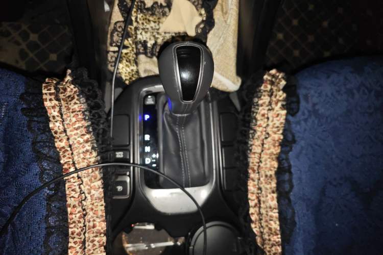 Used Hyundai Santa Fe 2015 2.0T Automatic All-Wheel Drive Smart Version 5 Seats Gear Lever