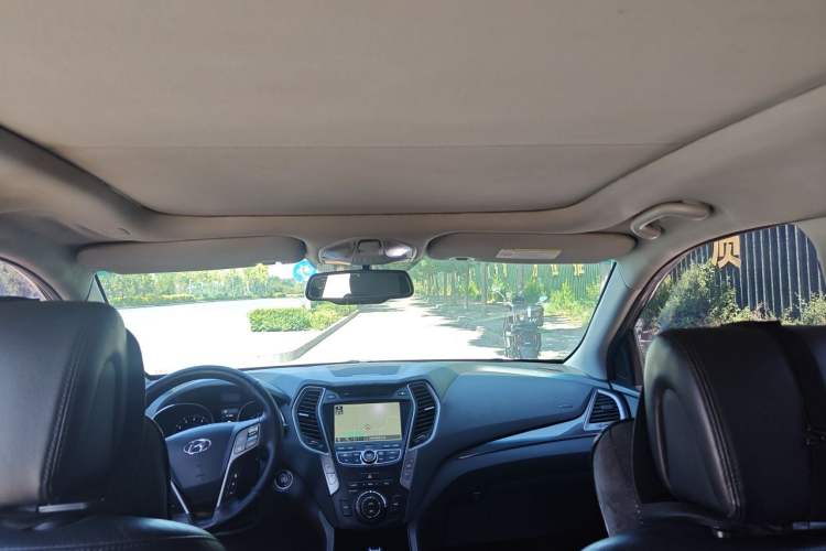 Used Hyundai Santa Fe 2015 2.0T Automatic Two-Wheel Drive Smart Version 5 Seats Headliner