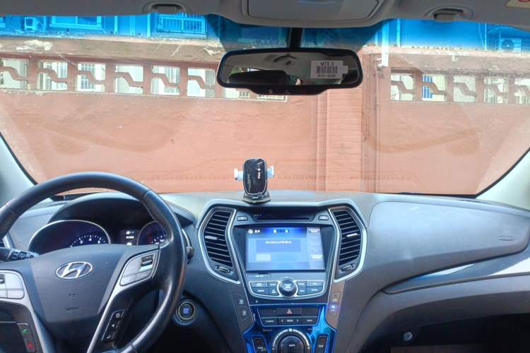 Used Hyundai Santa Fe 2015 2.0T Automatic Two-Wheel Drive Smart Version 5 Seats Headliner