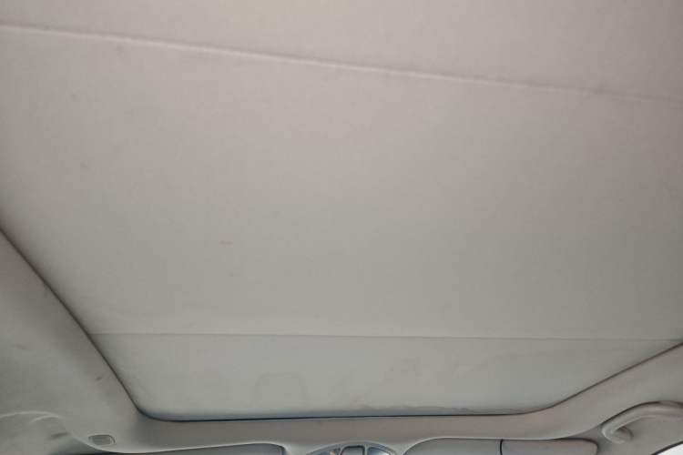Used Hyundai Santa Fe 2015 2.0T Automatic Two-Wheel Drive Smart Version 5 Seats Headliner