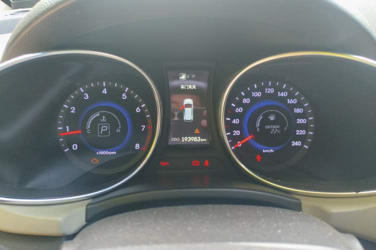 Used Hyundai Santa Fe 2015 2.0T Automatic 4x4 Smart 7-Seater Instrument Cluster