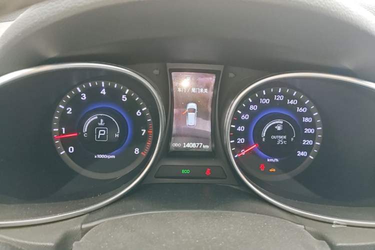 Used Hyundai Santa Fe 2015 2.0T Automatic Two-Wheel Drive Smart Version 5 Seats Instrument Cluster