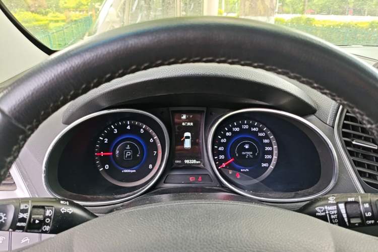 Used Hyundai Santa Fe 2015 2.4L Automatic Two-Wheel Drive Comfort Edition 5 Seats Instrument Cluster