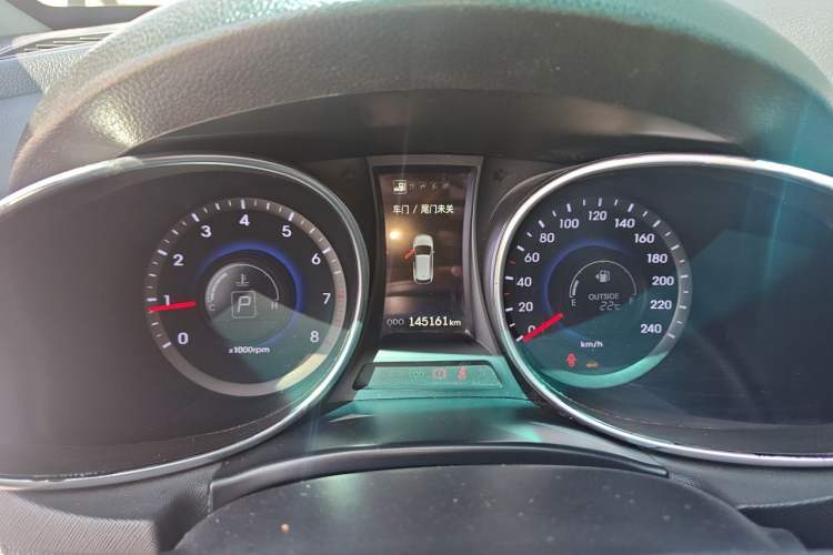 Used Hyundai Santa Fe 2015 2.0T Automatic Two-Wheel Drive Smart Version 5 Seats Instrument Cluster