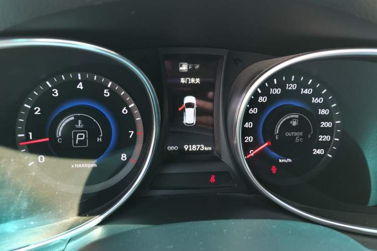 Used Hyundai Santa Fe 2015 2.0T Automatic Two-Wheel Drive Smart Version 5 Seats Instrument Cluster