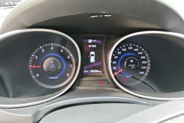 Used Hyundai Santa Fe 2015 2.0T Automatic 4x4 Smart 7-Seater Instrument Cluster