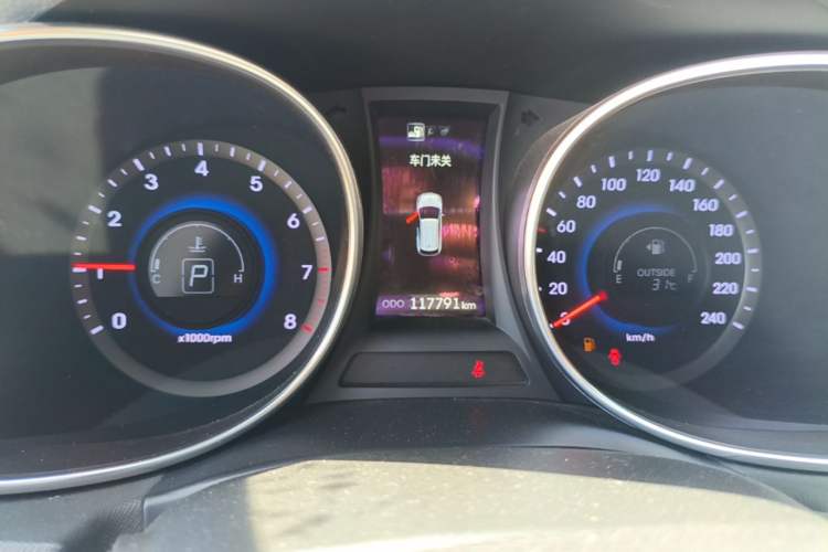 Used Hyundai Santa Fe 2015 2.0T Automatic All-Wheel Drive Smart Version 5 Seats Instrument Cluster