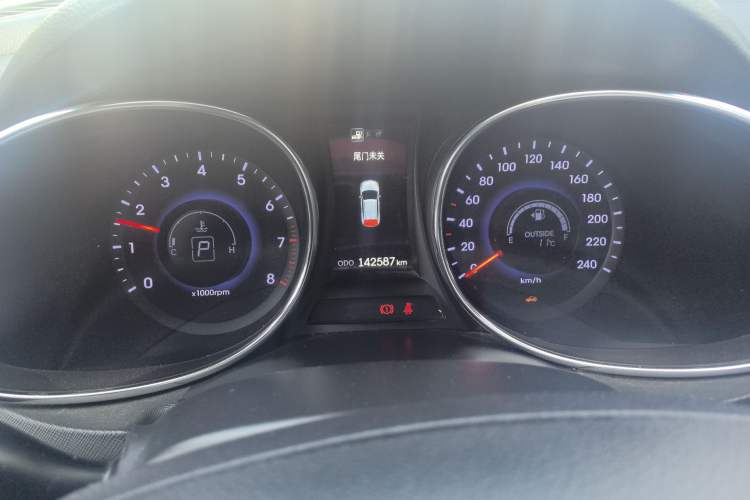Used Hyundai Santa Fe 2015 2.0T Automatic All-Wheel Drive Smart Version 5 Seats Instrument Cluster