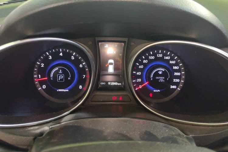 Used Hyundai Santa Fe 2015 2.0T Automatic 4x4 Smart 7-Seater Instrument Cluster