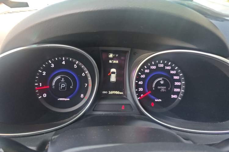 Used Hyundai Santa Fe 2015 2.0T Automatic Two-Wheel Drive Smart Version 5 Seats Instrument Cluster