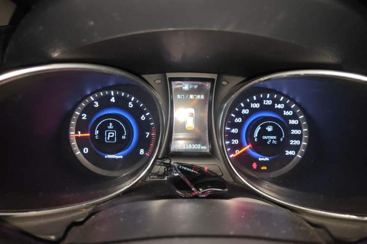 Used Hyundai Santa Fe 2015 2.0T Automatic All-Wheel Drive Smart Version 5 Seats Instrument Cluster