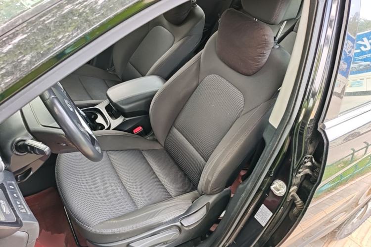 Used Hyundai Santa Fe 2015 2.4L Automatic Two-Wheel Drive Comfort Edition 5 Seats Left Front Seat