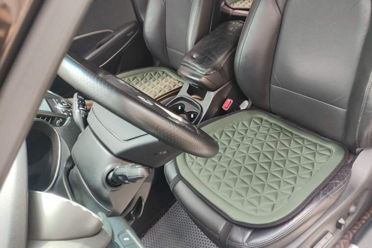 Used Hyundai Santa Fe 2015 2.0T Automatic 4x4 Smart 7-Seater Left Front Seat