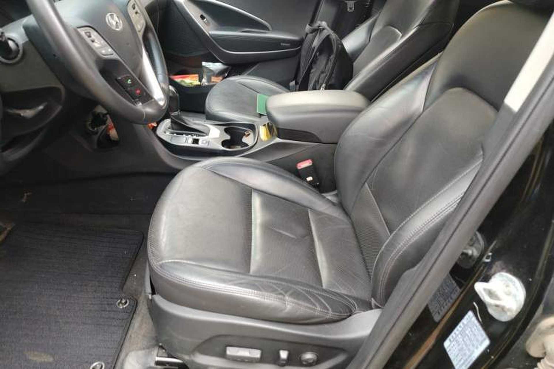 Used Hyundai Santa Fe 2015 2.0T Automatic Two-Wheel Drive Smart Version 5 Seats Left Front Seat