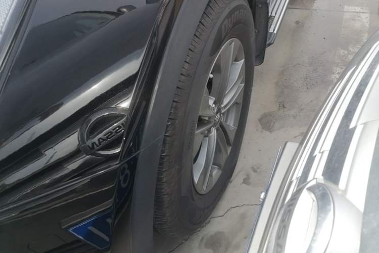Used Hyundai Santa Fe 2015 2.0T Automatic All-Wheel Drive Smart Version 5 Seats Left Front Wheel Hub