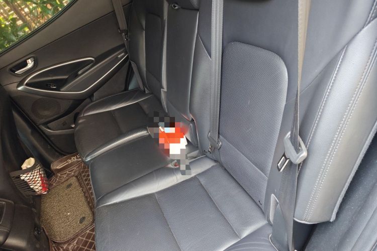 Used Hyundai Santa Fe 2015 2.0T Automatic 4x4 Smart 7-Seater Left Rear Seat