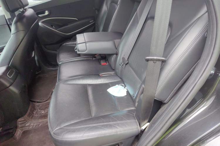 Used Hyundai Santa Fe 2015 2.0T Automatic 4x4 Smart 7-Seater Left Rear Seat