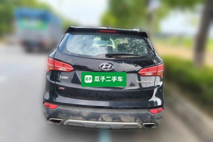 Used Hyundai Santa Fe 2015 2.4L Automatic Two-Wheel Drive Smart Version 5 Seats Rear