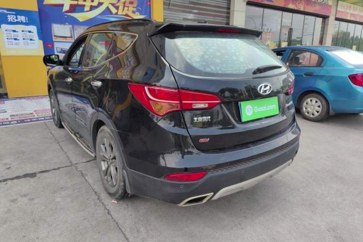 Used Hyundai Santa Fe 2015 2.4L Automatic Two-Wheel Drive Smart Version 5 Seats Rear Left 45 Deg
