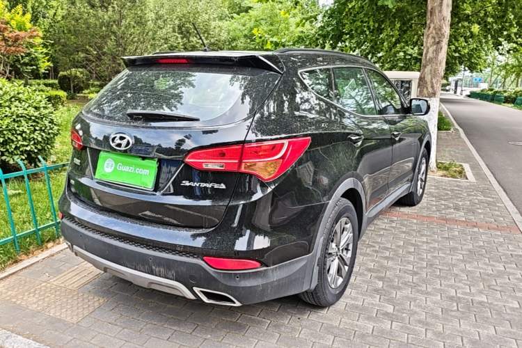 Used Hyundai Santa Fe 2015 2.4L Automatic Two-Wheel Drive Comfort Edition 5 Seats Rear Right 45 Deg