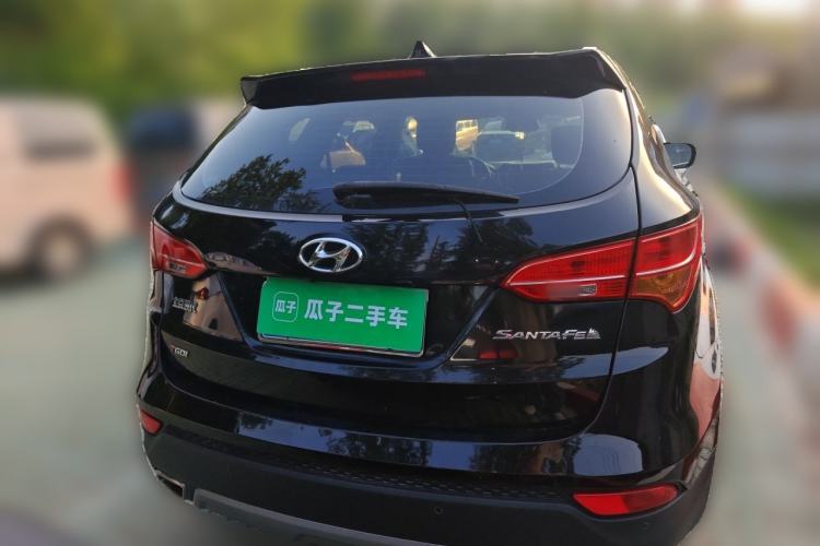 Used Hyundai Santa Fe 2015 2.0T Automatic Two-Wheel Drive Smart Version 5 Seats Rear