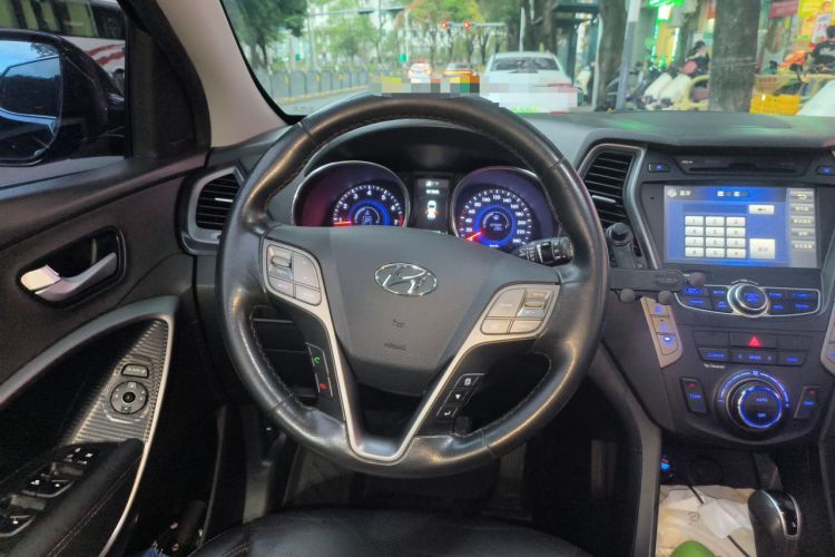 Used Hyundai Santa Fe 2015 2.0T Automatic 4x4 Smart 7-Seater Steering Wheel